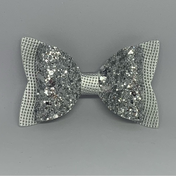 Handmade Faux Leather Hairbows - Picture 7 of 16